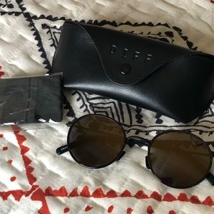 Diff Eyewear Dark Golden Daisy Frames